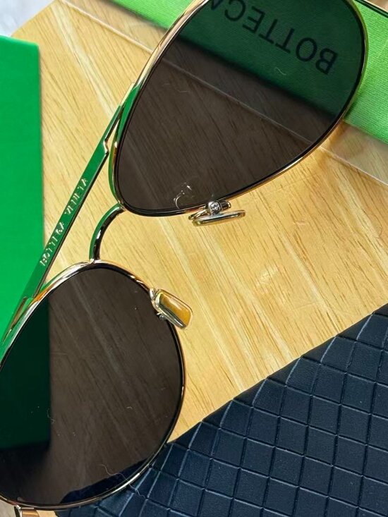 Bottega Veneta Gold Classic Aviator Sunglasses main image 8